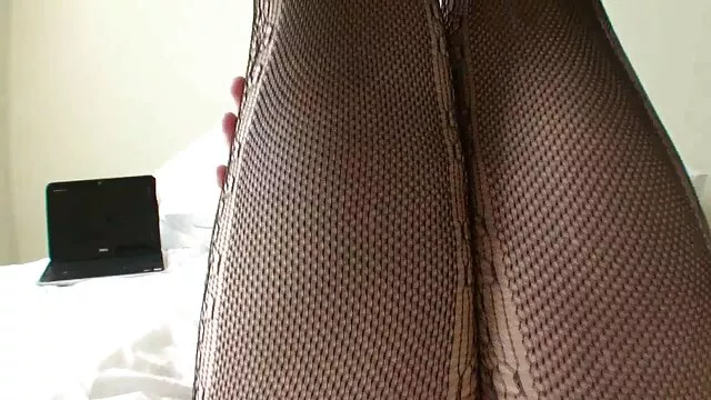 Amateur Mutter trainiert, Ihre pornofilme von reifen frauen Tochter zu saugen