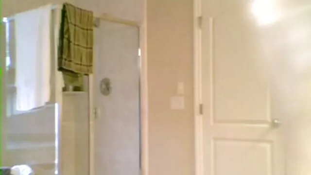 Sexy Brünette kostenfreie pornofilme mit reifen frauen tut massage und fickt