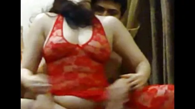 Niedliche Brünette fickt und bekommt oldieporno gratis creampie